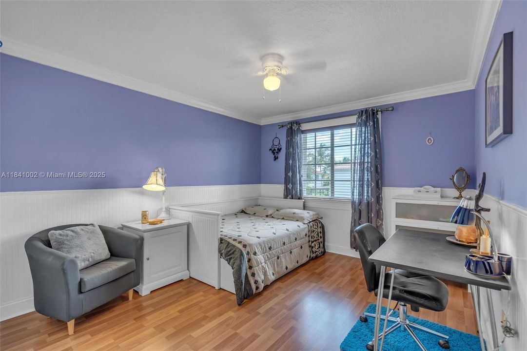 Под контрактом: $1,168,000 (4 спален, 3 ванн, 3162 Квадратных фут)