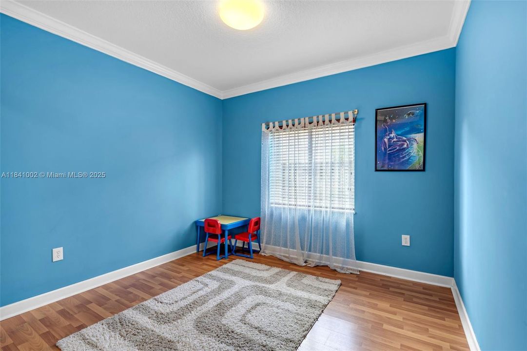 Под контрактом: $1,168,000 (4 спален, 3 ванн, 3162 Квадратных фут)