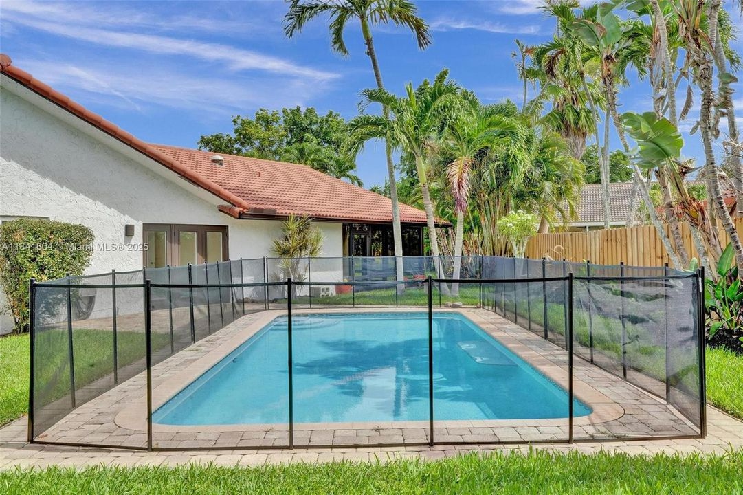 最近租的: $5,150 (4 贝兹, 2 浴室, 1684 平方英尺)