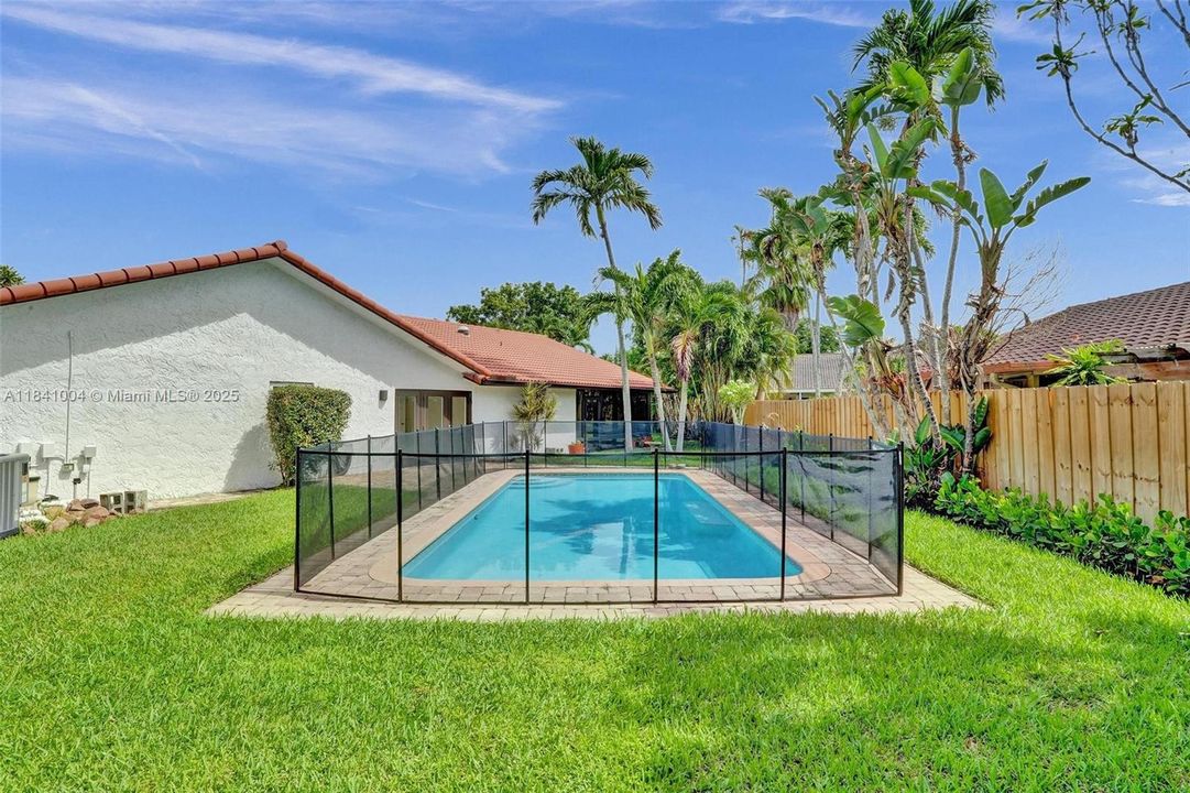 最近租的: $5,150 (4 贝兹, 2 浴室, 1684 平方英尺)