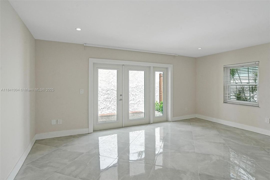 最近租的: $5,150 (4 贝兹, 2 浴室, 1684 平方英尺)