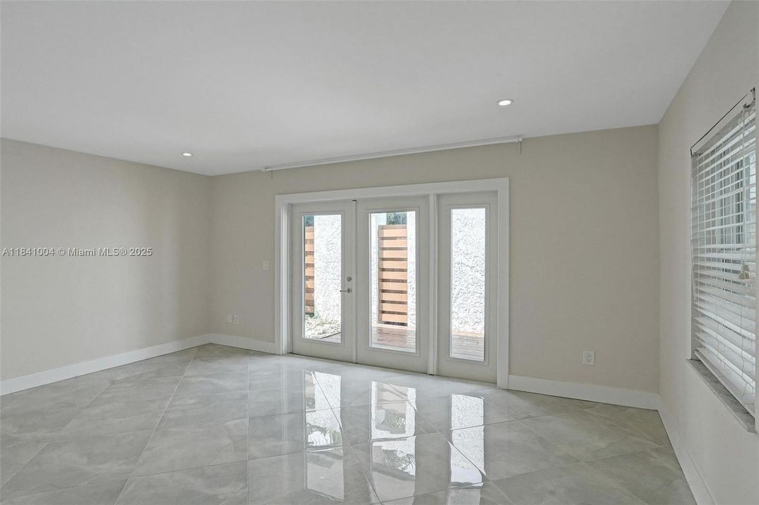 最近租的: $5,150 (4 贝兹, 2 浴室, 1684 平方英尺)