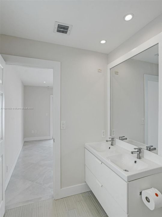 最近租的: $5,150 (4 贝兹, 2 浴室, 1684 平方英尺)