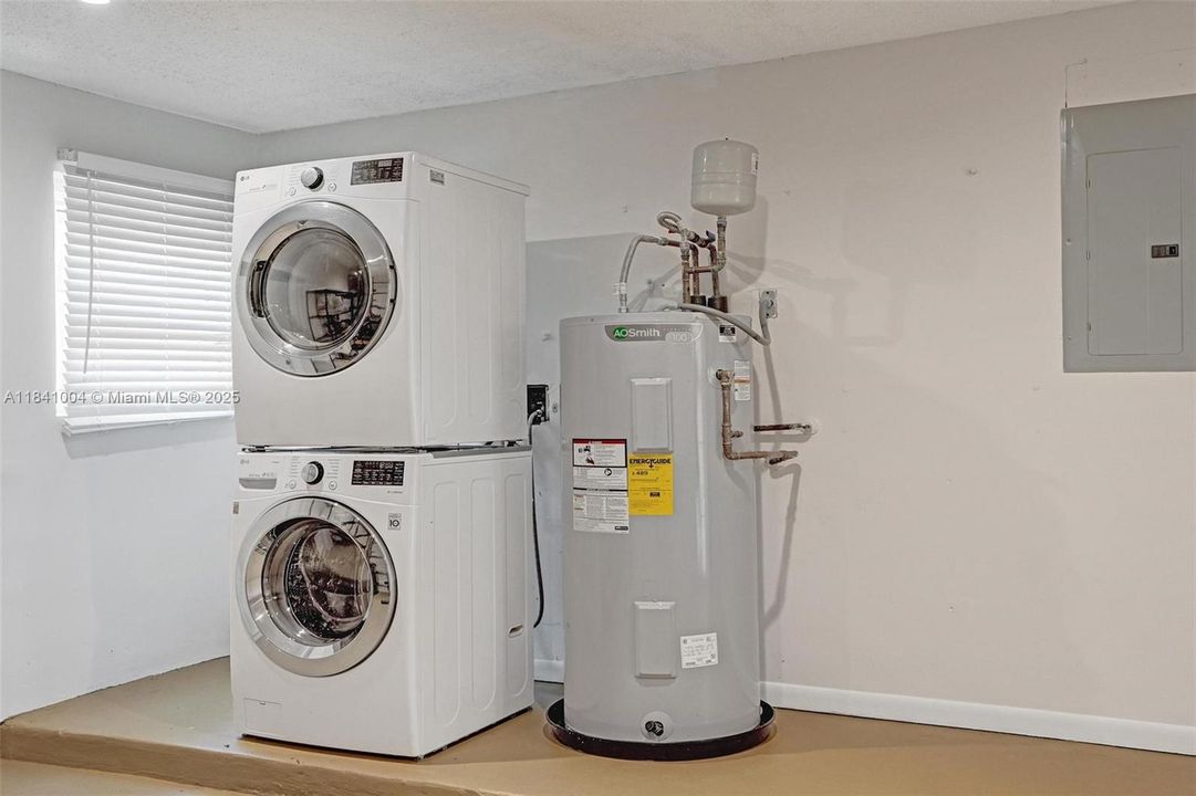 最近租的: $5,150 (4 贝兹, 2 浴室, 1684 平方英尺)