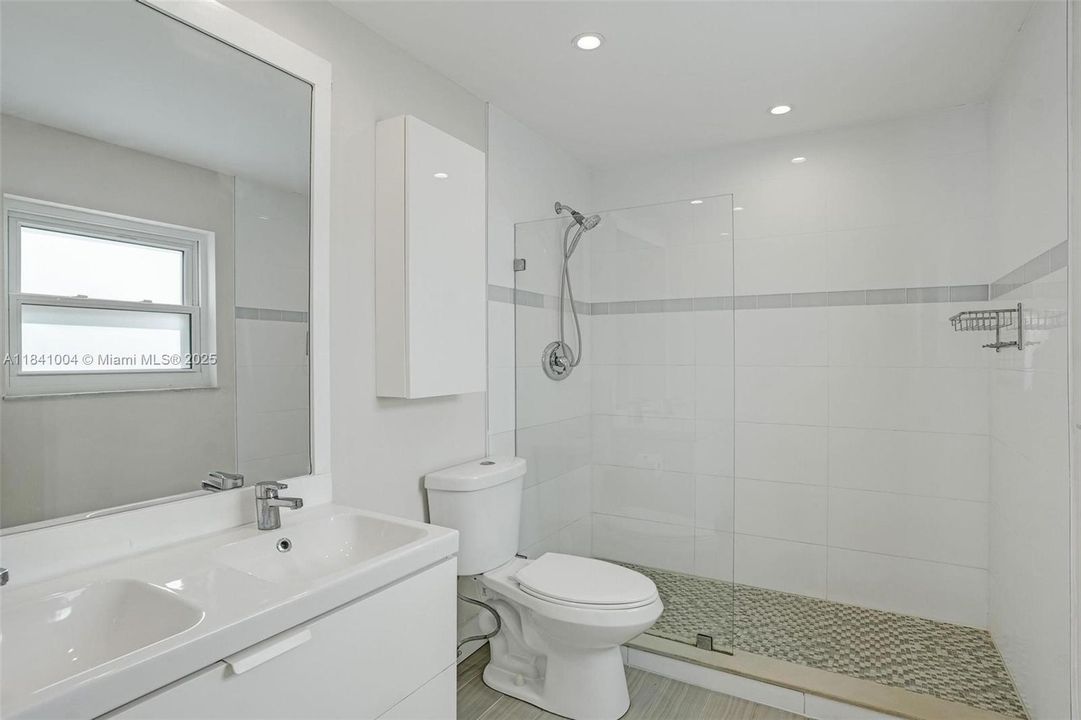 最近租的: $5,150 (4 贝兹, 2 浴室, 1684 平方英尺)