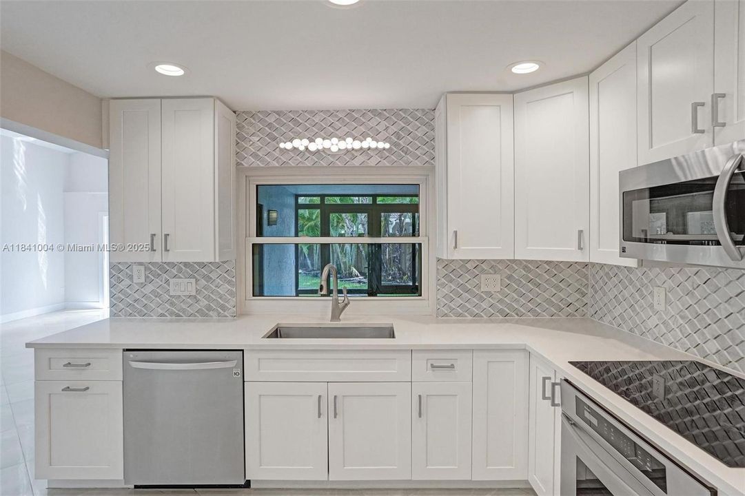 最近租的: $5,150 (4 贝兹, 2 浴室, 1684 平方英尺)