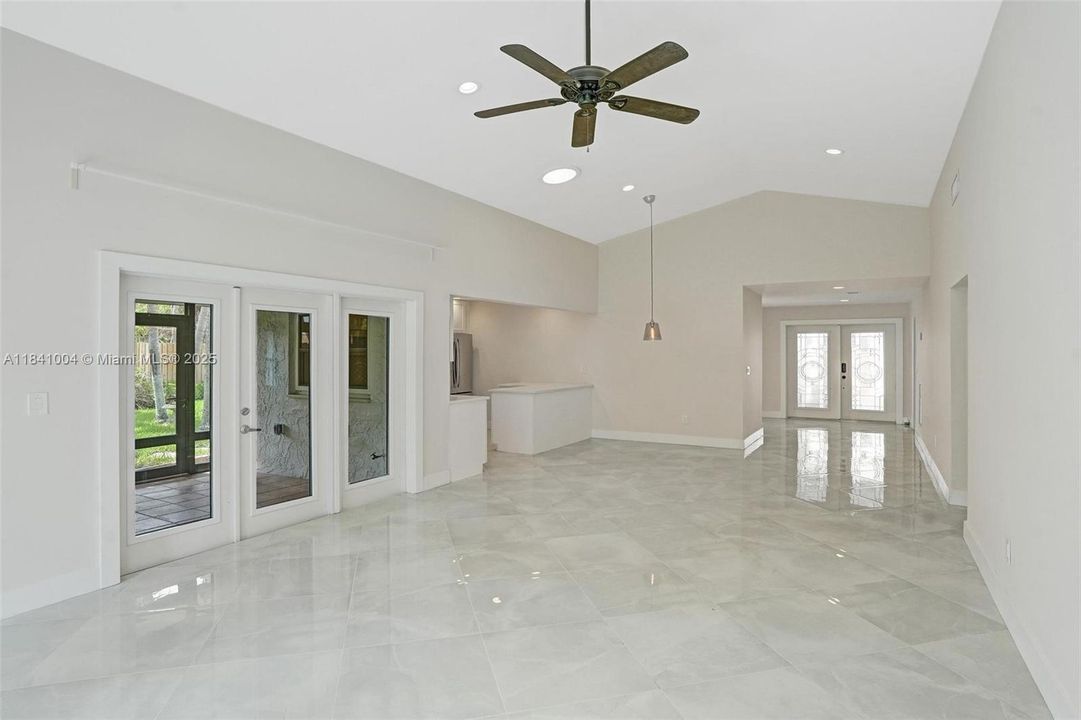 最近租的: $5,150 (4 贝兹, 2 浴室, 1684 平方英尺)