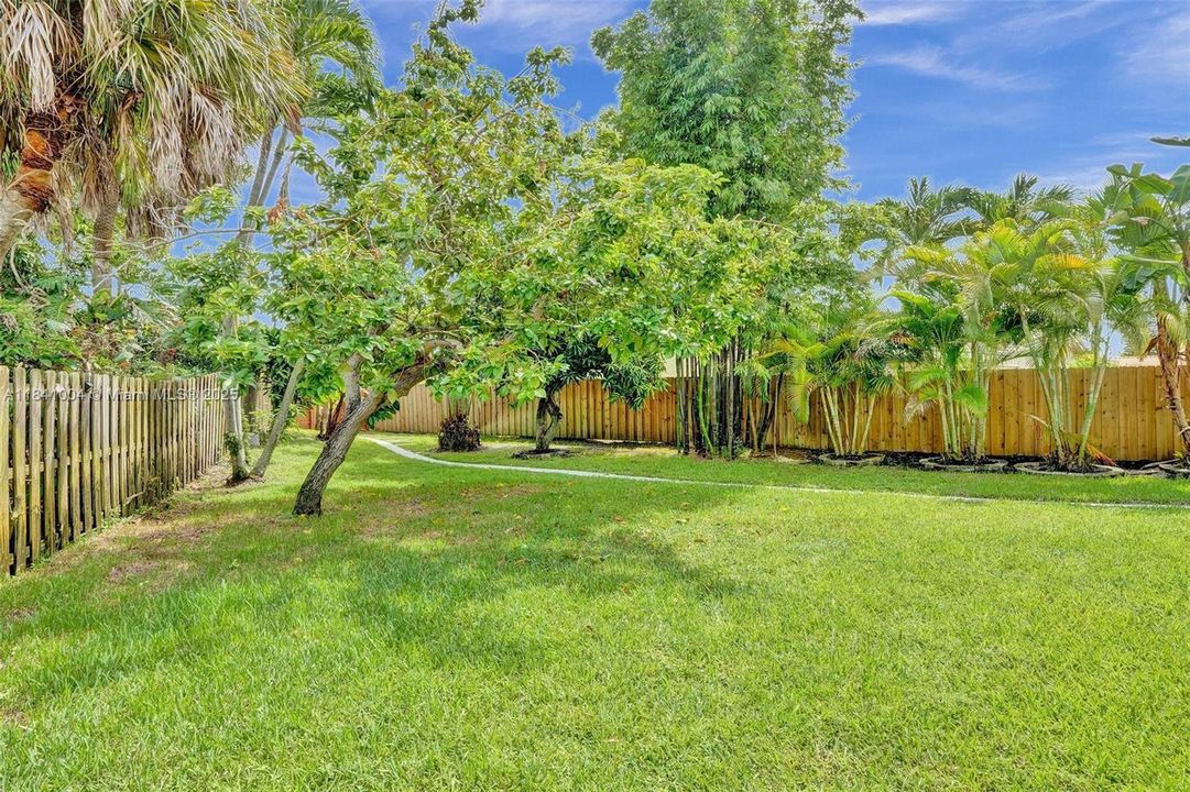 最近租的: $5,150 (4 贝兹, 2 浴室, 1684 平方英尺)