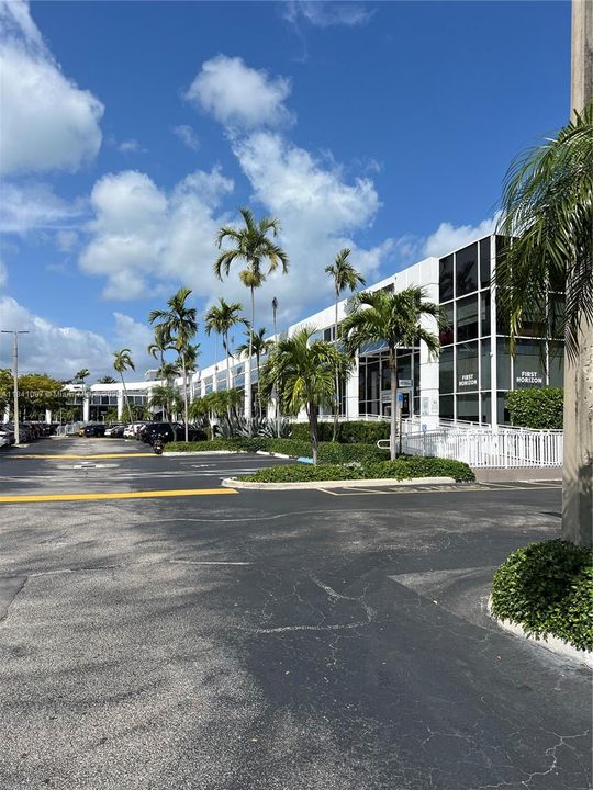 出租: $10,500 (0 贝兹, 0 浴室, 0 平方英尺)