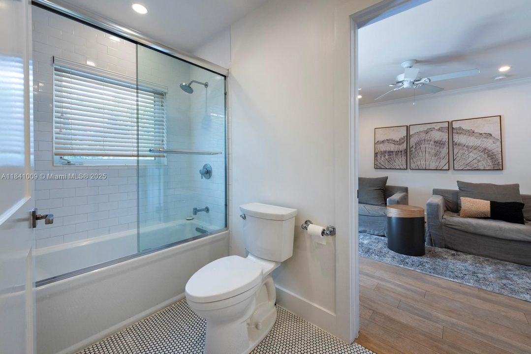 待售: $2,649,000 (5 贝兹, 5 浴室, 3605 平方英尺)