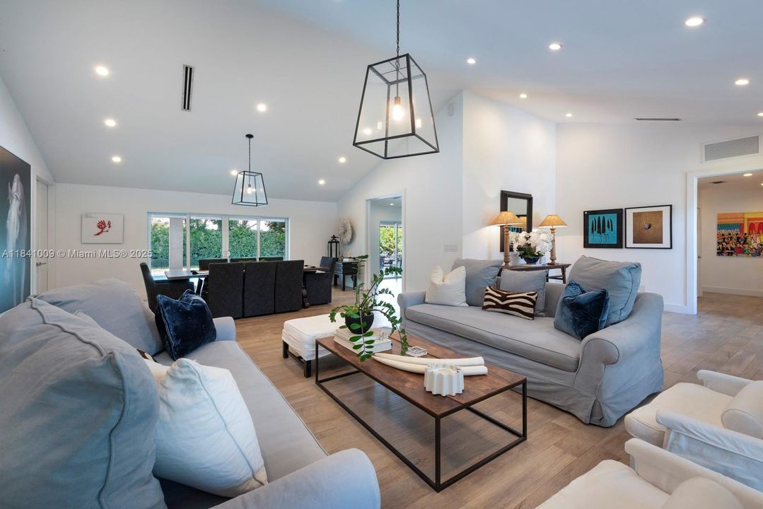 待售: $2,649,000 (5 贝兹, 5 浴室, 3605 平方英尺)