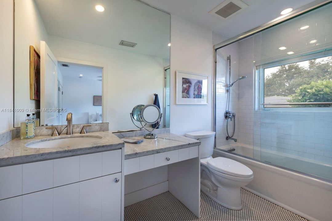 待售: $2,649,000 (5 贝兹, 5 浴室, 3605 平方英尺)