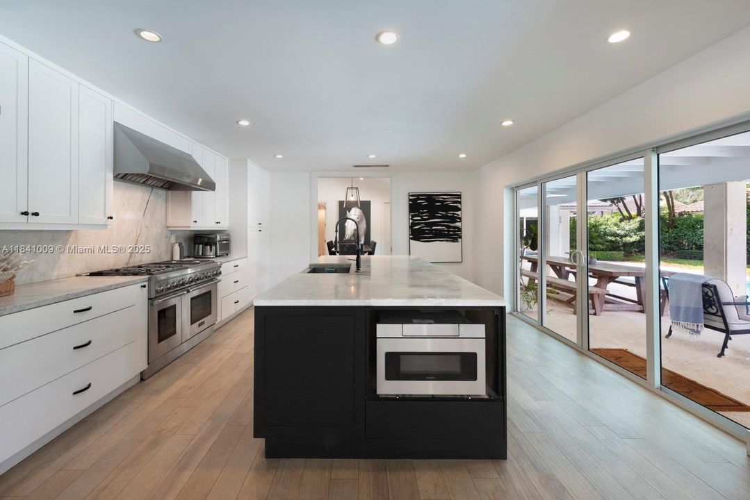 待售: $2,649,000 (5 贝兹, 5 浴室, 3605 平方英尺)