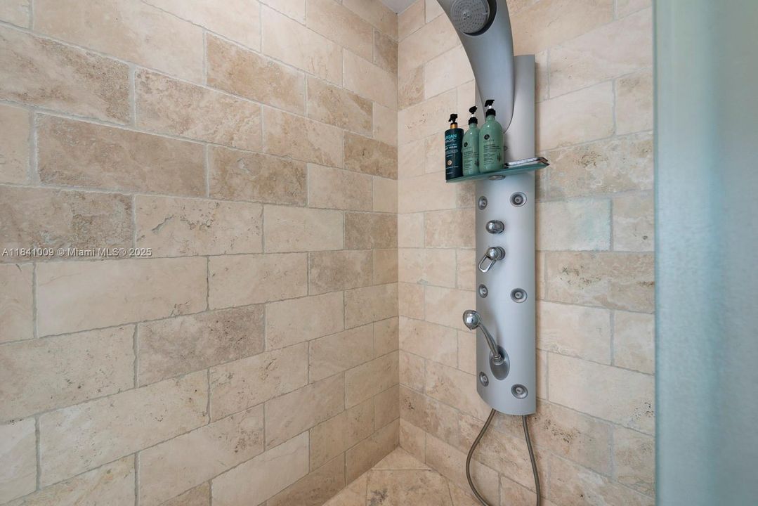 待售: $2,649,000 (5 贝兹, 5 浴室, 3605 平方英尺)