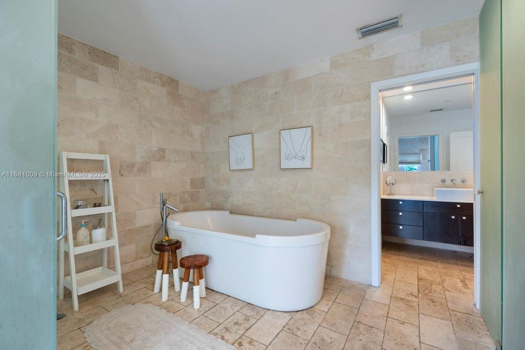 待售: $2,649,000 (5 贝兹, 5 浴室, 3605 平方英尺)