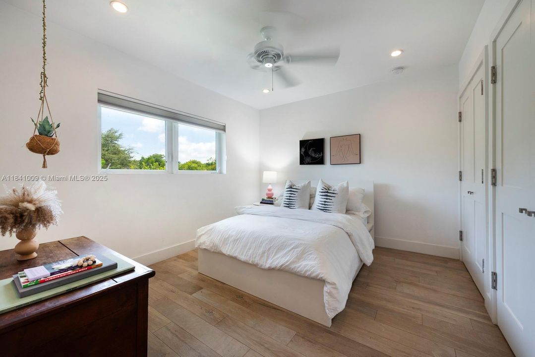 待售: $2,649,000 (5 贝兹, 5 浴室, 3605 平方英尺)