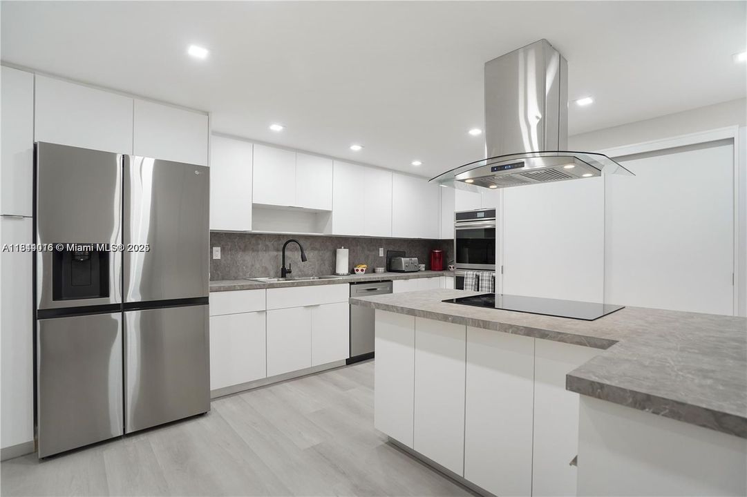 待售: $2,100,000 (2 贝兹, 3 浴室, 2540 平方英尺)