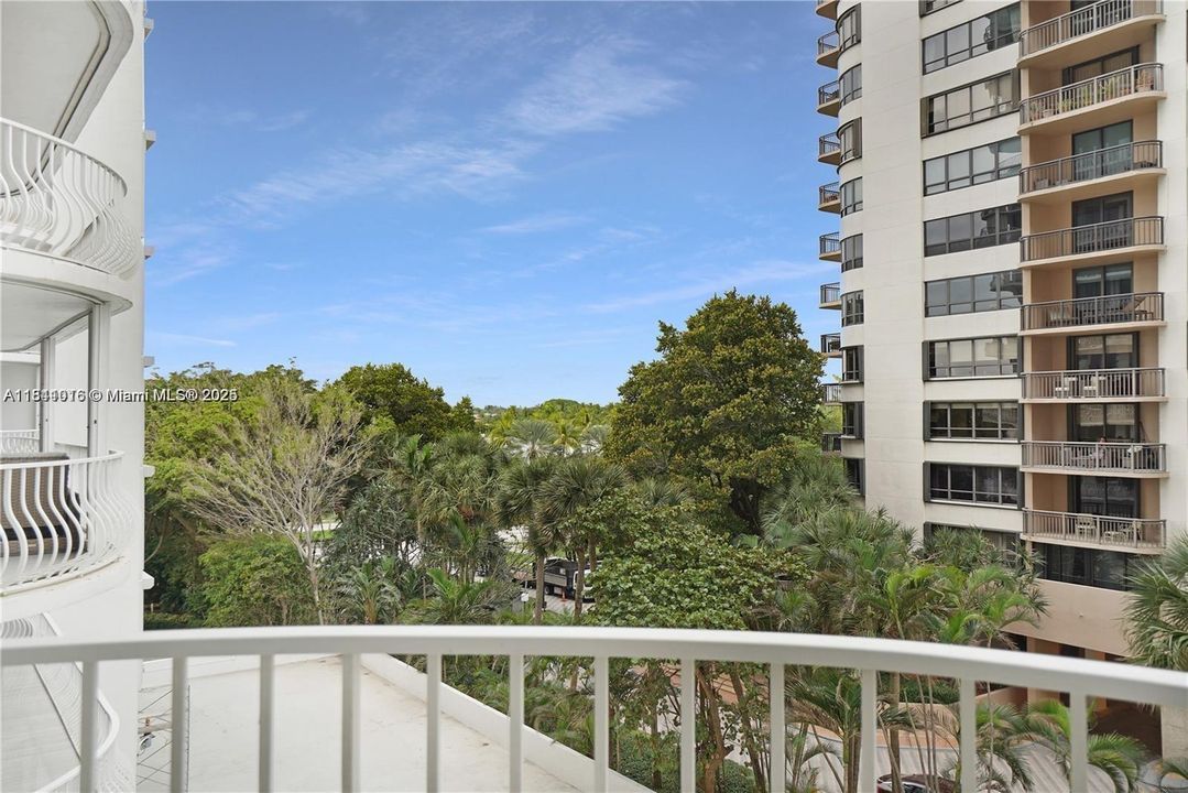 待售: $2,100,000 (2 贝兹, 3 浴室, 2540 平方英尺)