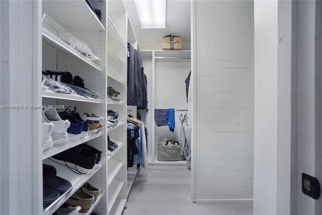 待售: $2,100,000 (2 贝兹, 3 浴室, 2540 平方英尺)