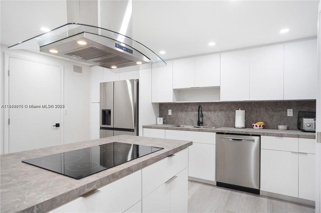 待售: $2,100,000 (2 贝兹, 3 浴室, 2540 平方英尺)