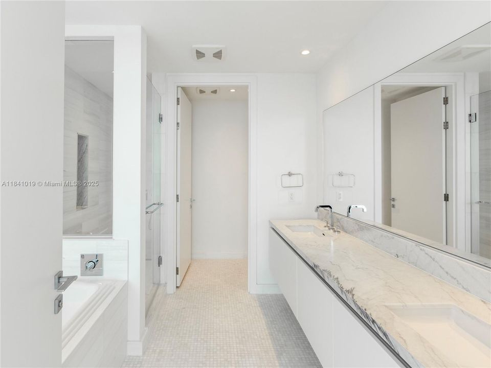 For Sale: $1,775,000 (2 beds, 2 baths, 1910 Square Feet)