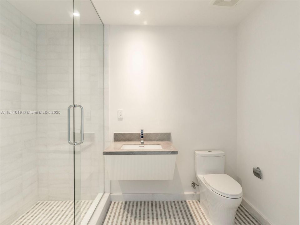 For Sale: $1,775,000 (2 beds, 2 baths, 1910 Square Feet)