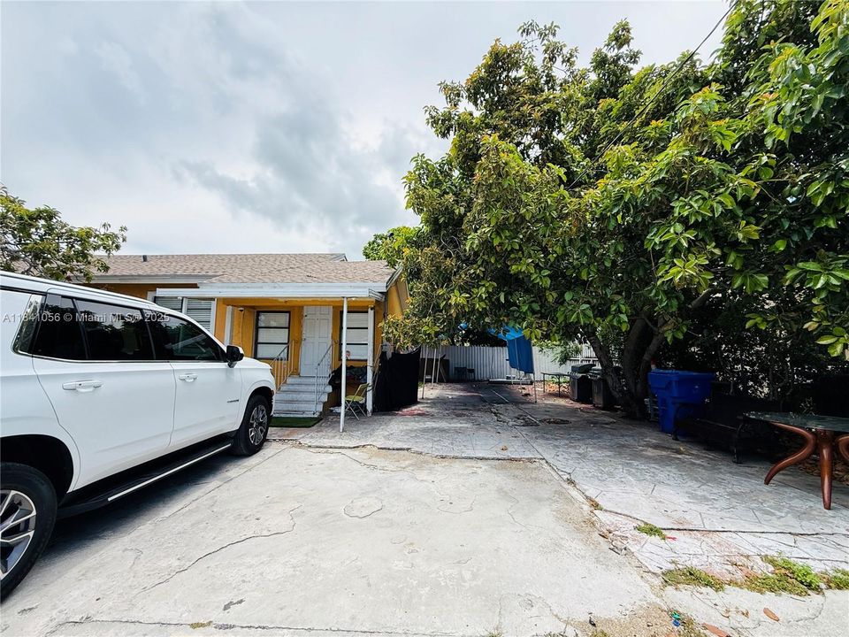 For Sale: $619,000 (3 beds, 2 baths, 1228 Square Feet)