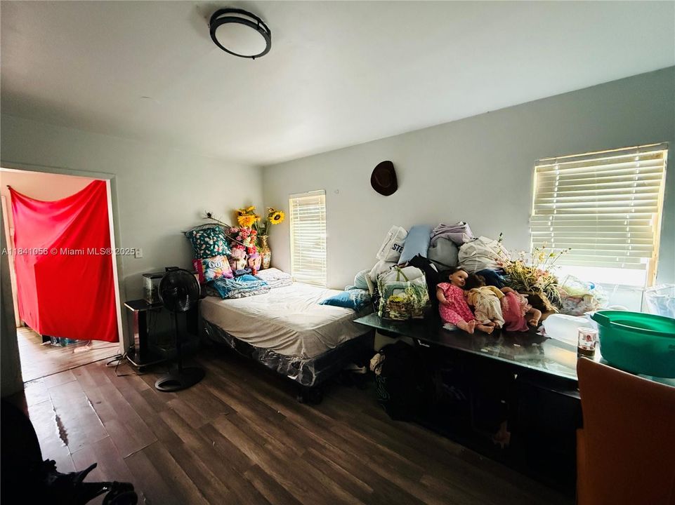 For Sale: $619,000 (3 beds, 2 baths, 1228 Square Feet)