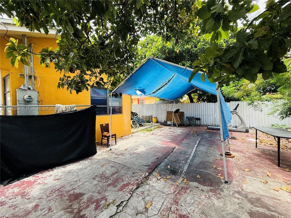 For Sale: $619,000 (3 beds, 2 baths, 1228 Square Feet)