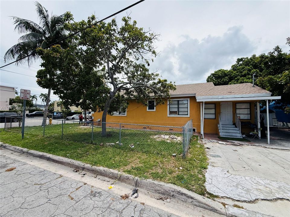 For Sale: $619,000 (3 beds, 2 baths, 1228 Square Feet)