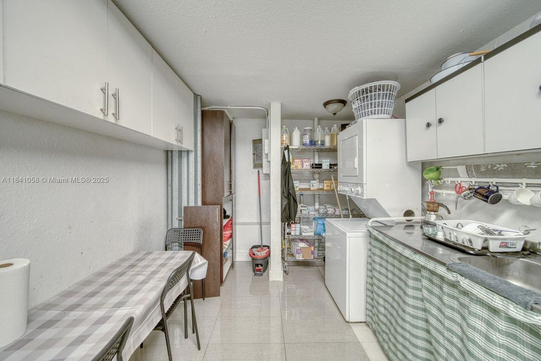 最近售出: $75,000 (0 贝兹, 0 浴室, 0 平方英尺)