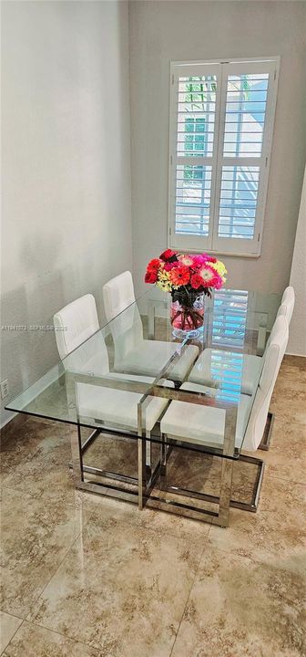 En Venta: $436,000 (3 camas, 2 baños, 1421 Pies cuadrados)