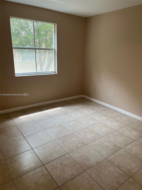 For Sale: $220,000 (3 beds, 2 baths, 1182 Square Feet)