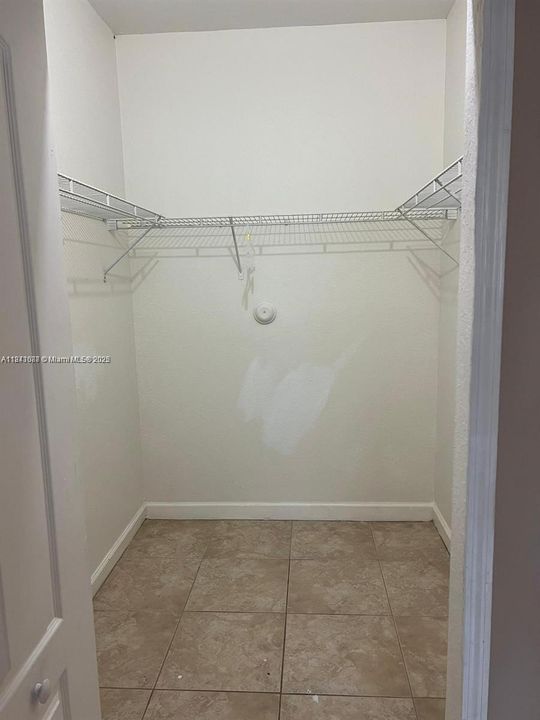 For Sale: $220,000 (3 beds, 2 baths, 1182 Square Feet)