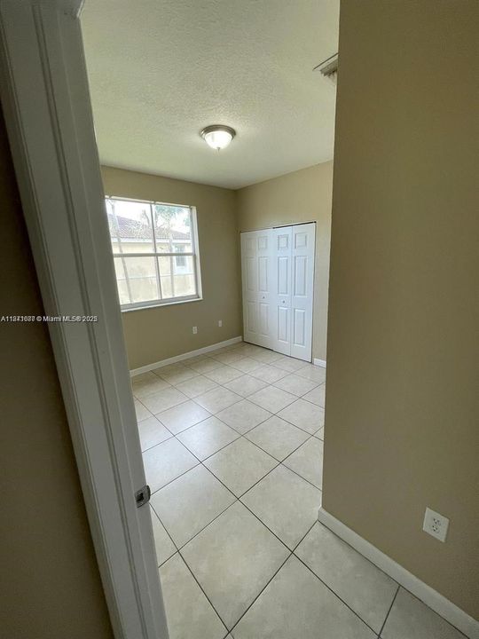 For Sale: $220,000 (3 beds, 2 baths, 1182 Square Feet)