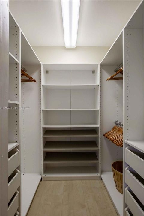 Recently Sold: $1,150,000 (4 beds, 3 baths, 3073 Square Feet)