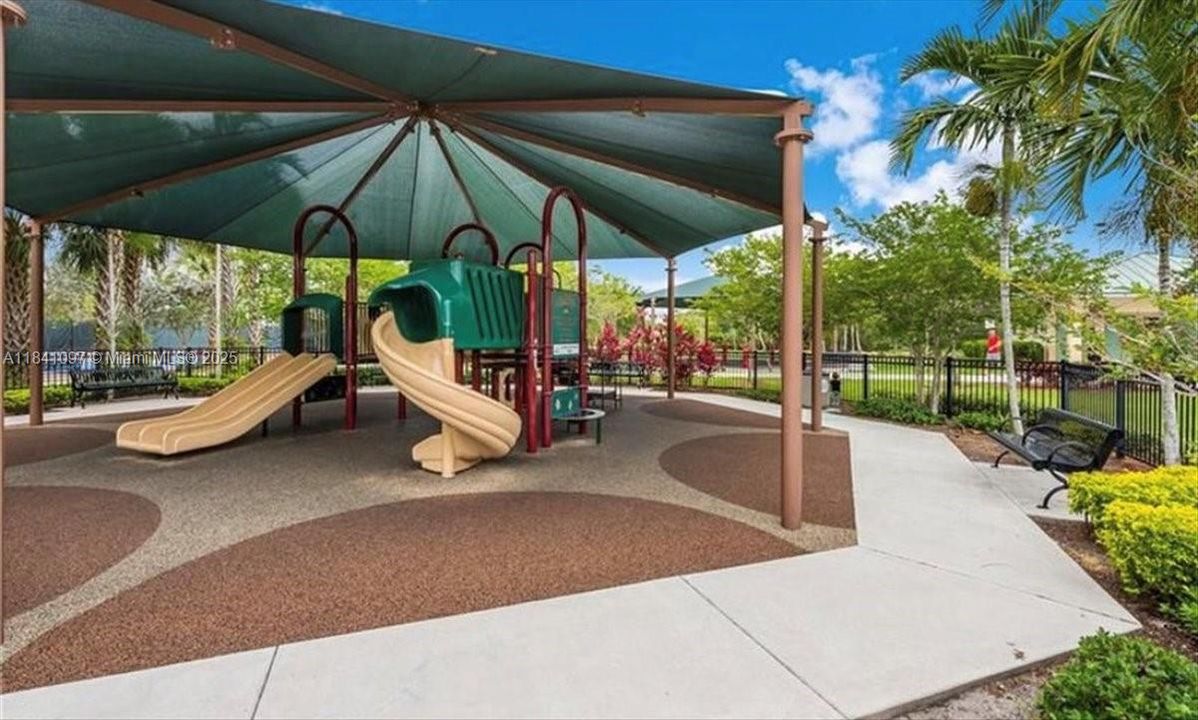 Recently Sold: $1,150,000 (4 beds, 3 baths, 3073 Square Feet)