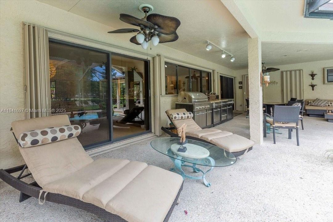 Recently Sold: $1,150,000 (4 beds, 3 baths, 3073 Square Feet)