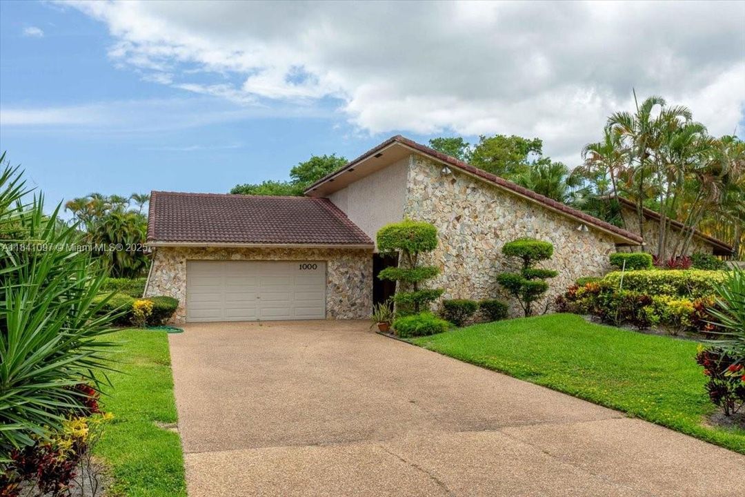 Recently Sold: $1,150,000 (4 beds, 3 baths, 3073 Square Feet)