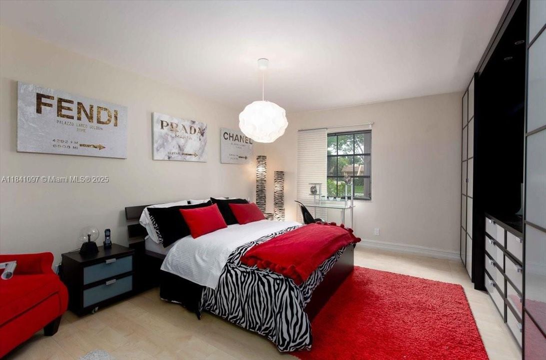 Recently Sold: $1,150,000 (4 beds, 3 baths, 3073 Square Feet)