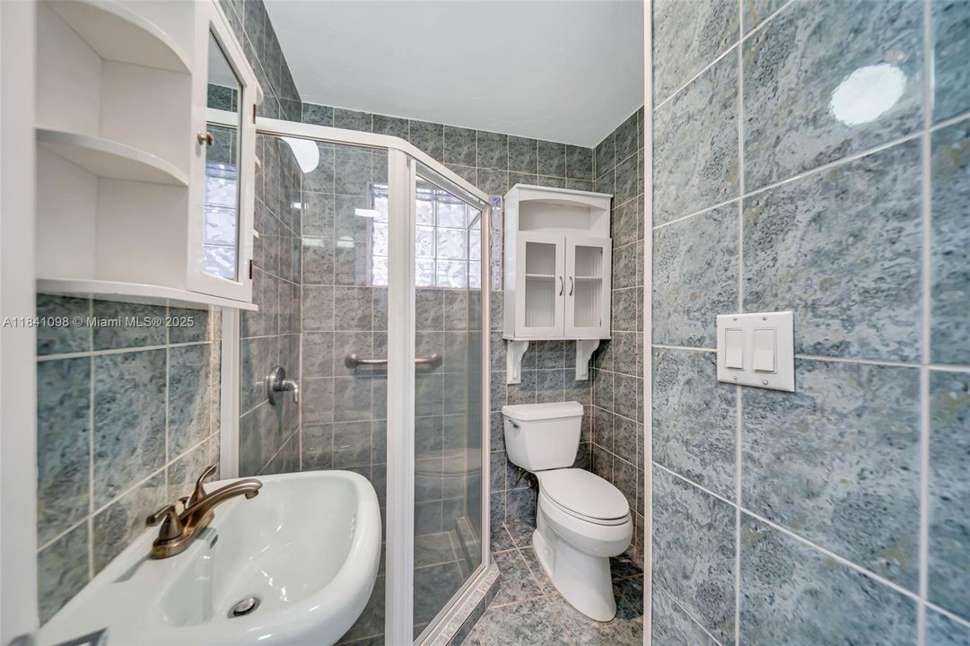 Vendido Recientemente: $799,000 (5 camas, 4 baños, 1891 Pies cuadrados)