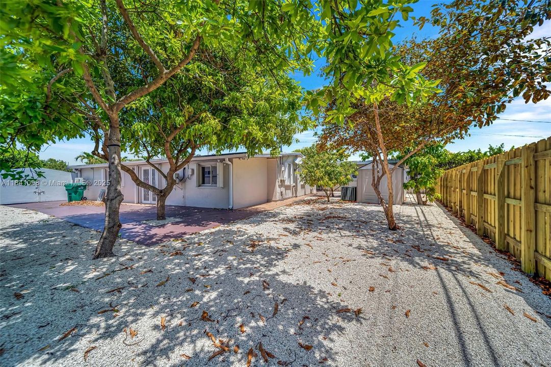 Vendido Recientemente: $799,000 (5 camas, 4 baños, 1891 Pies cuadrados)