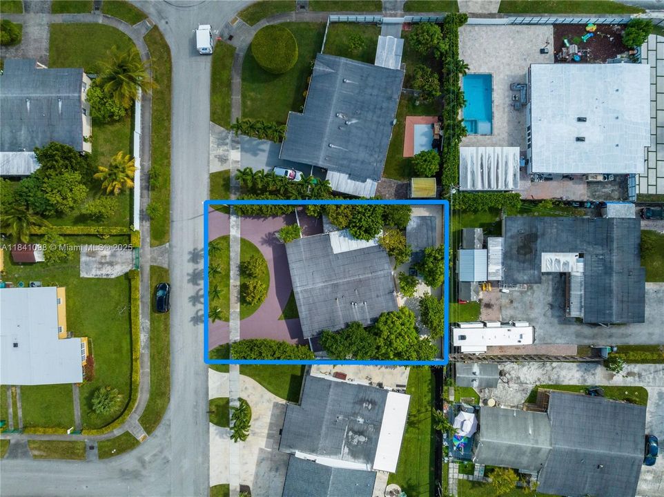 Vendido Recientemente: $799,000 (5 camas, 4 baños, 1891 Pies cuadrados)