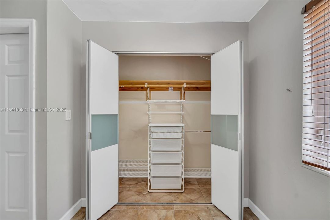 Vendido Recientemente: $799,000 (5 camas, 4 baños, 1891 Pies cuadrados)