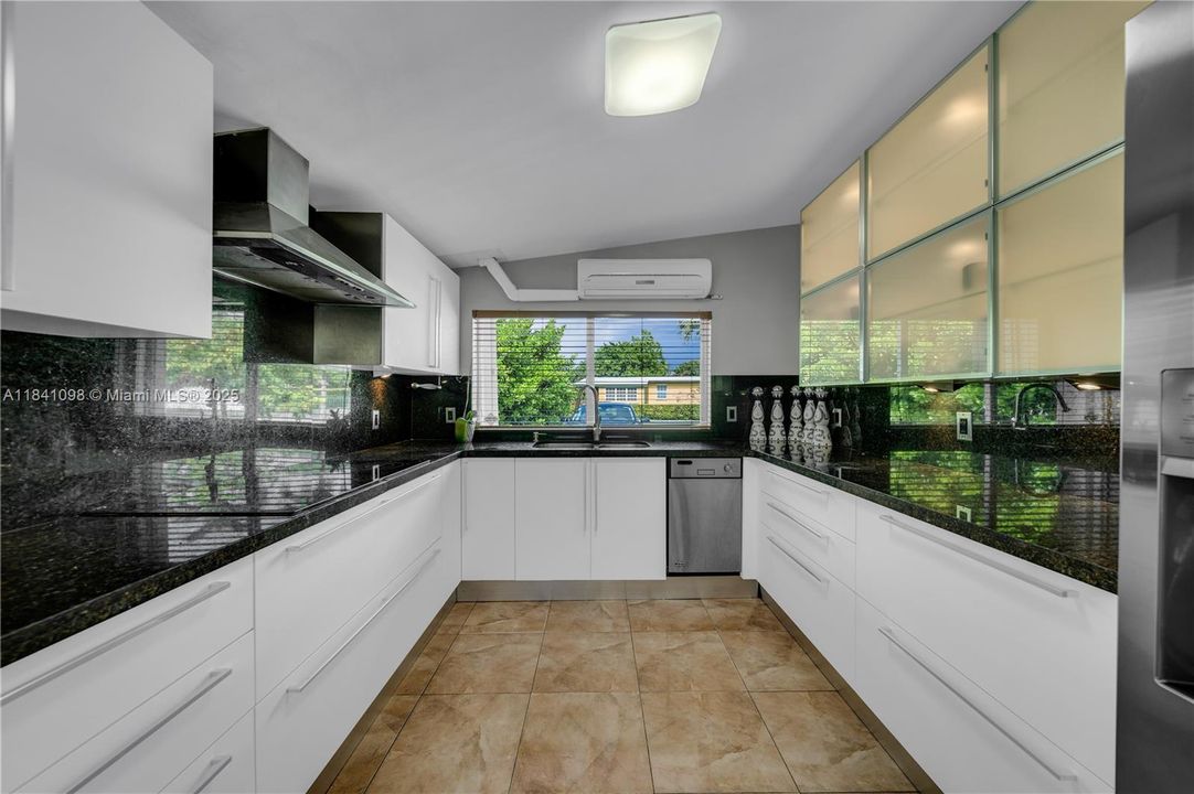 Vendido Recientemente: $799,000 (5 camas, 4 baños, 1891 Pies cuadrados)