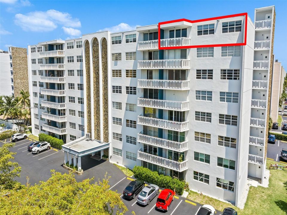 待售: $349,000 (2 贝兹, 2 浴室, 1092 平方英尺)