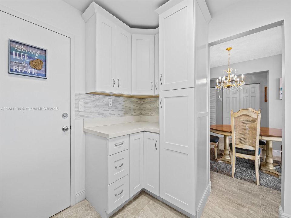 待售: $349,000 (2 贝兹, 2 浴室, 1092 平方英尺)