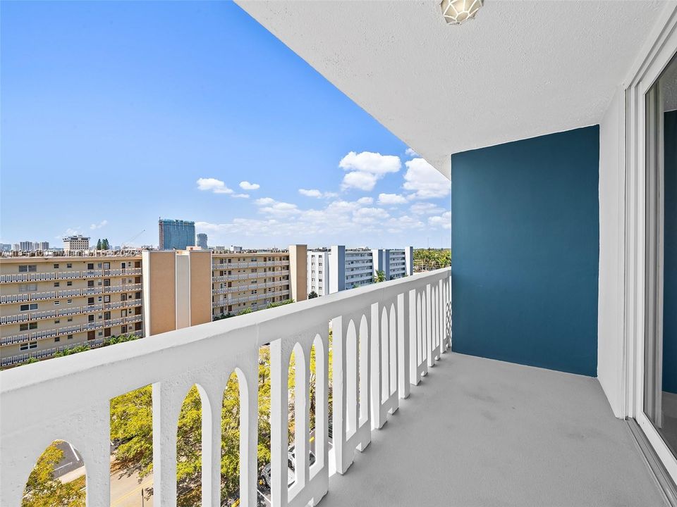 待售: $349,000 (2 贝兹, 2 浴室, 1092 平方英尺)