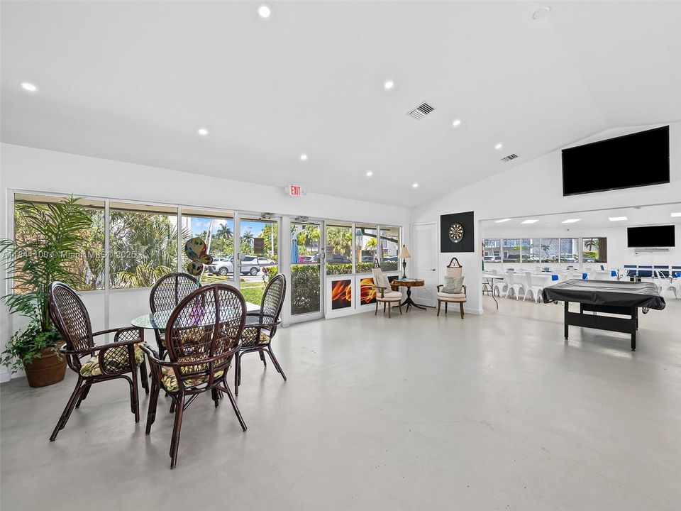 待售: $349,000 (2 贝兹, 2 浴室, 1092 平方英尺)