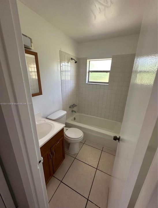 待售: $290,000 (4 贝兹, 2 浴室, 1560 平方英尺)